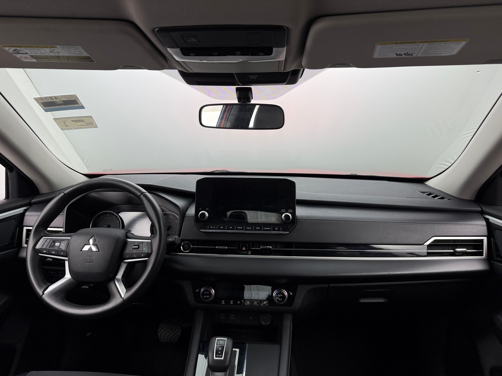 Thumbnail: 2024 Mitsubishi Outlander - 2