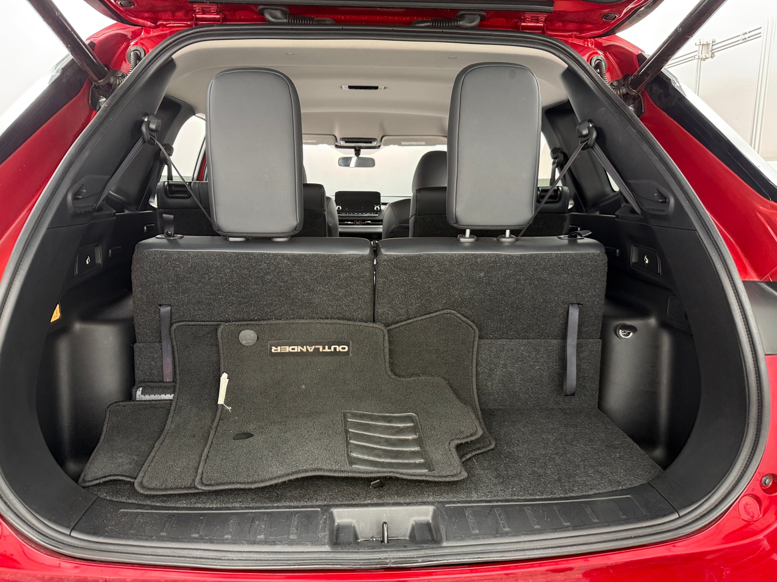 Thumbnail: 2024 Mitsubishi Outlander - 6