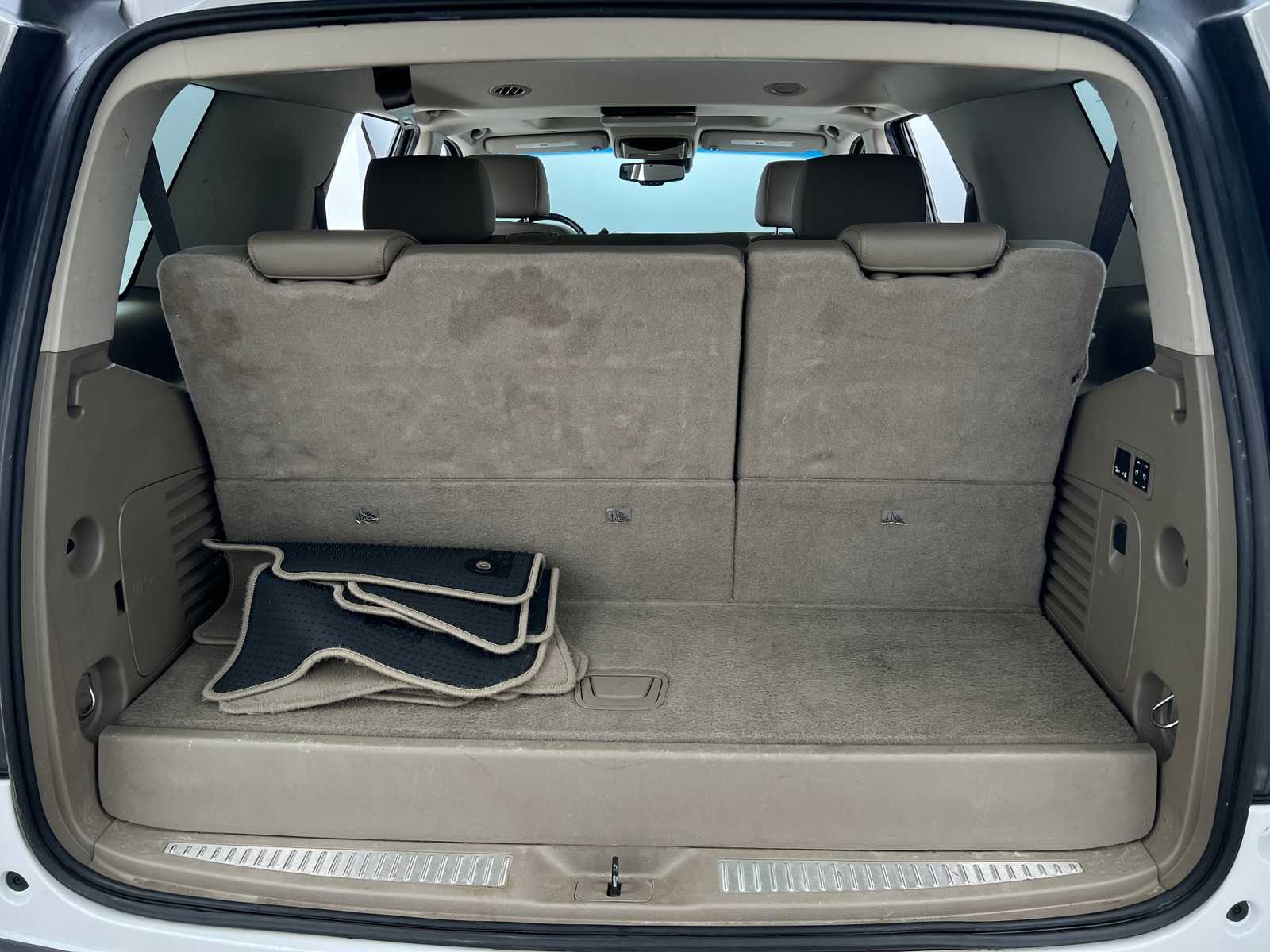 Thumbnail: 2017 Chevrolet Tahoe - 6