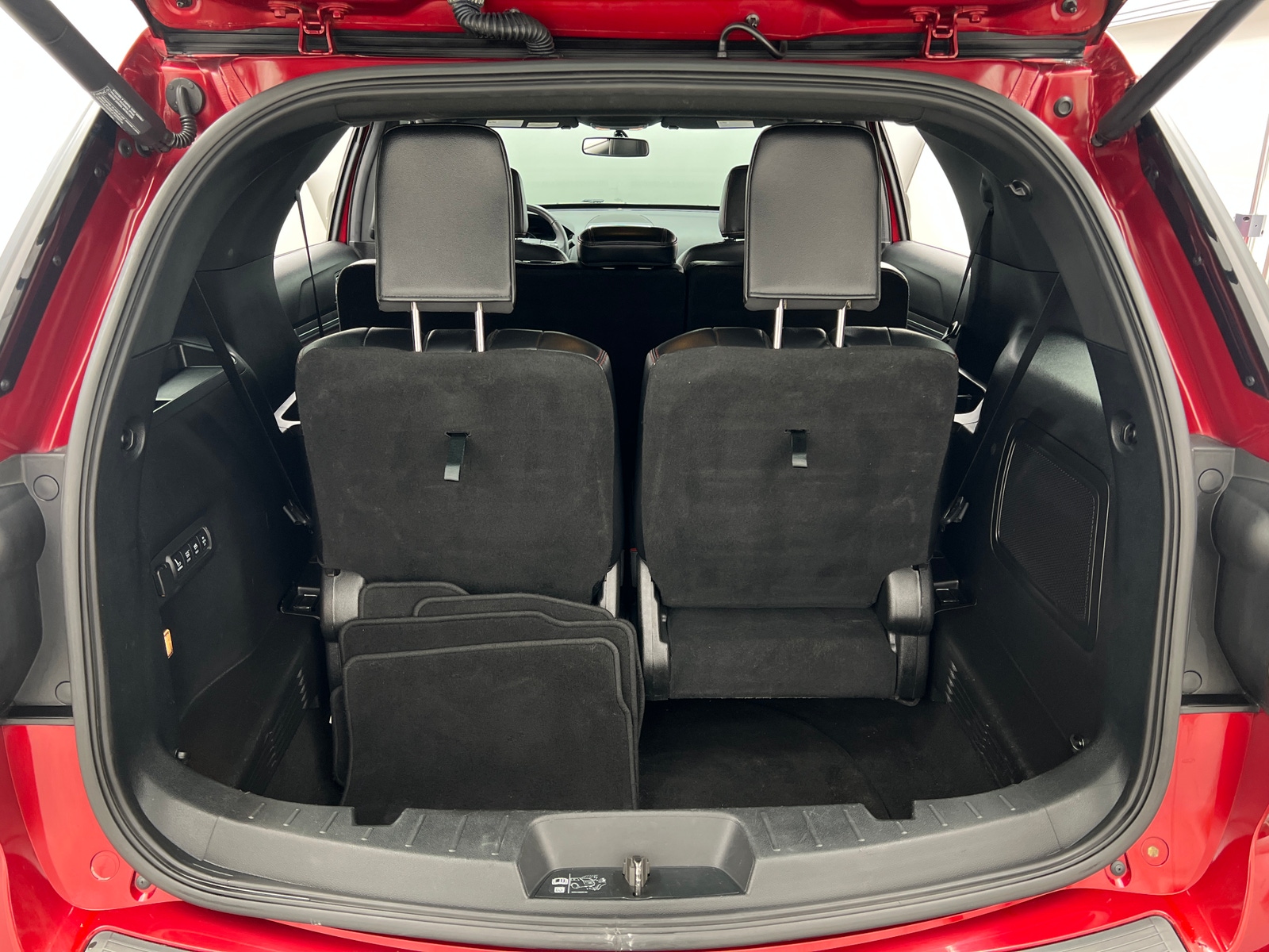 Thumbnail: 2019 Ford Explorer - 6