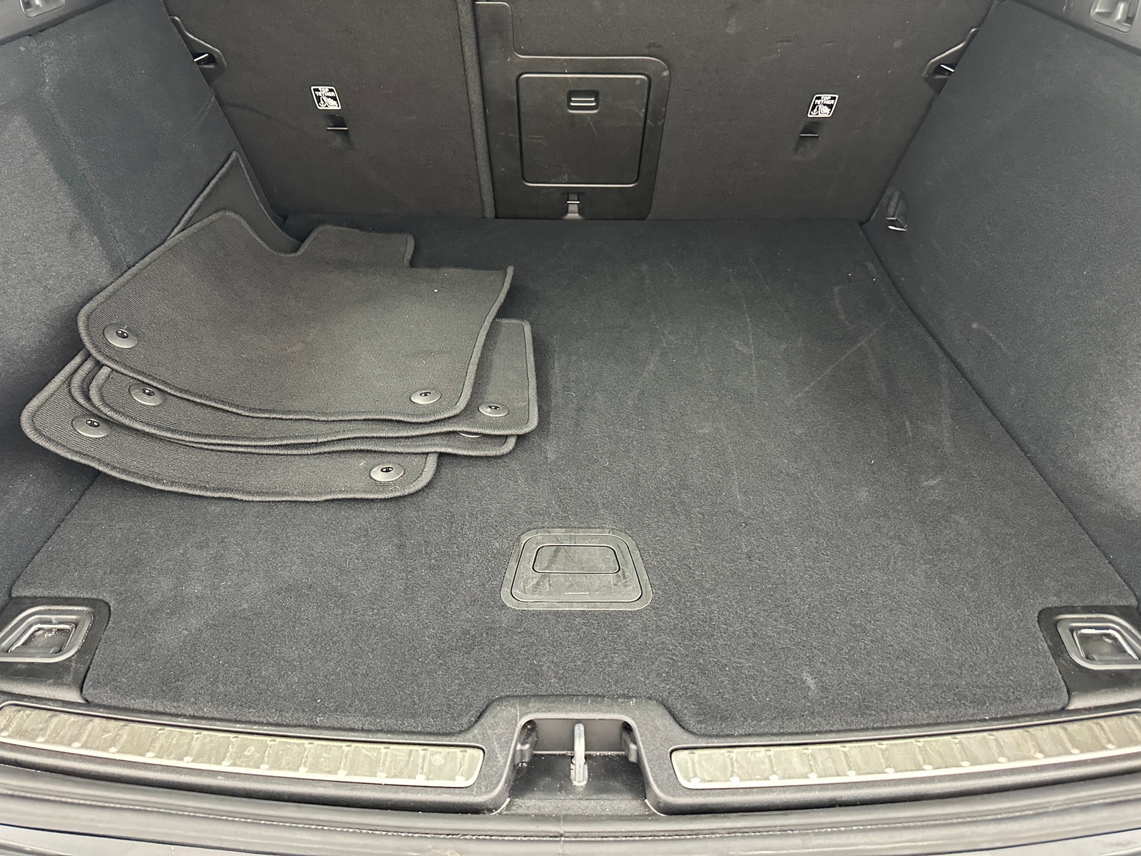 Thumbnail: 2025 Volvo V60 - 6