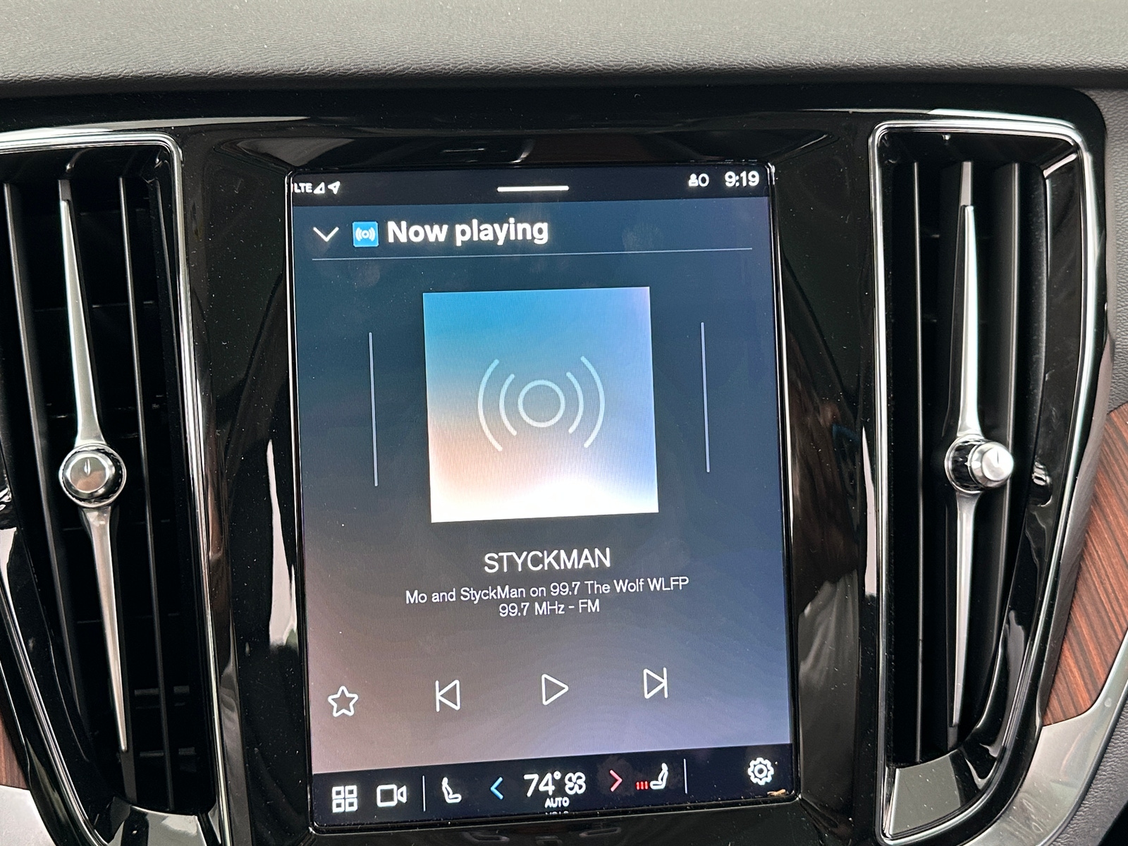 Thumbnail: 2025 Volvo V60 - 3