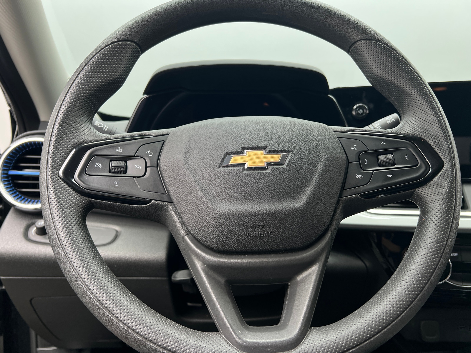 Thumbnail: 2025 Chevrolet Trax - 5