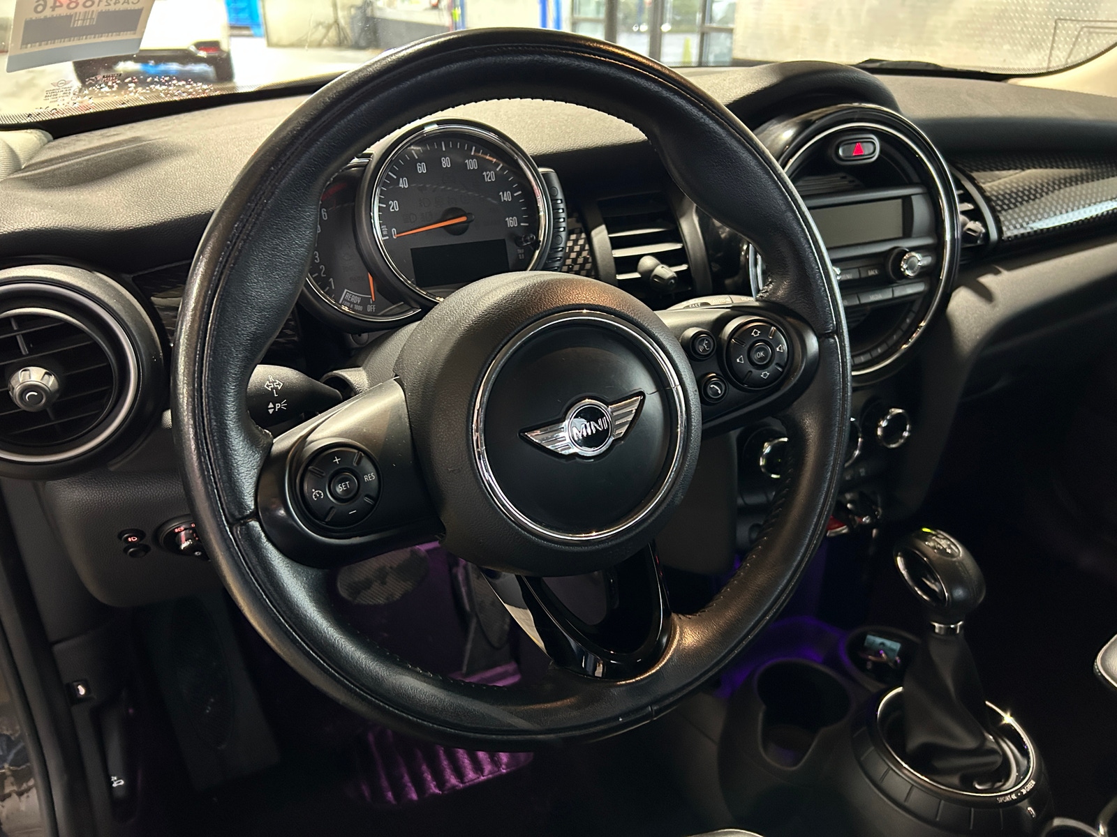 Thumbnail: 2015 MINI Cooper Hardtop - 4