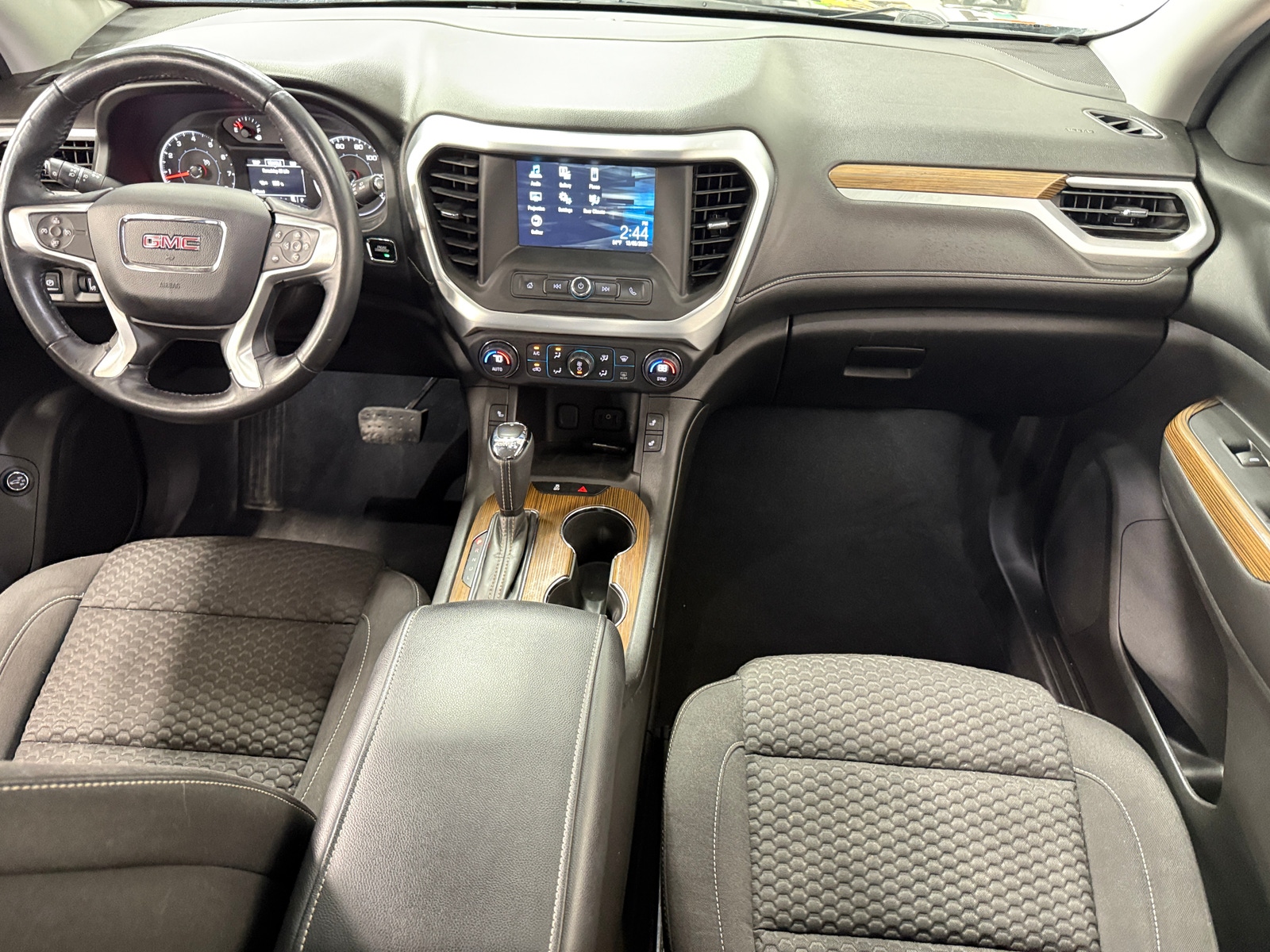 Thumbnail: 2017 GMC Acadia - 3