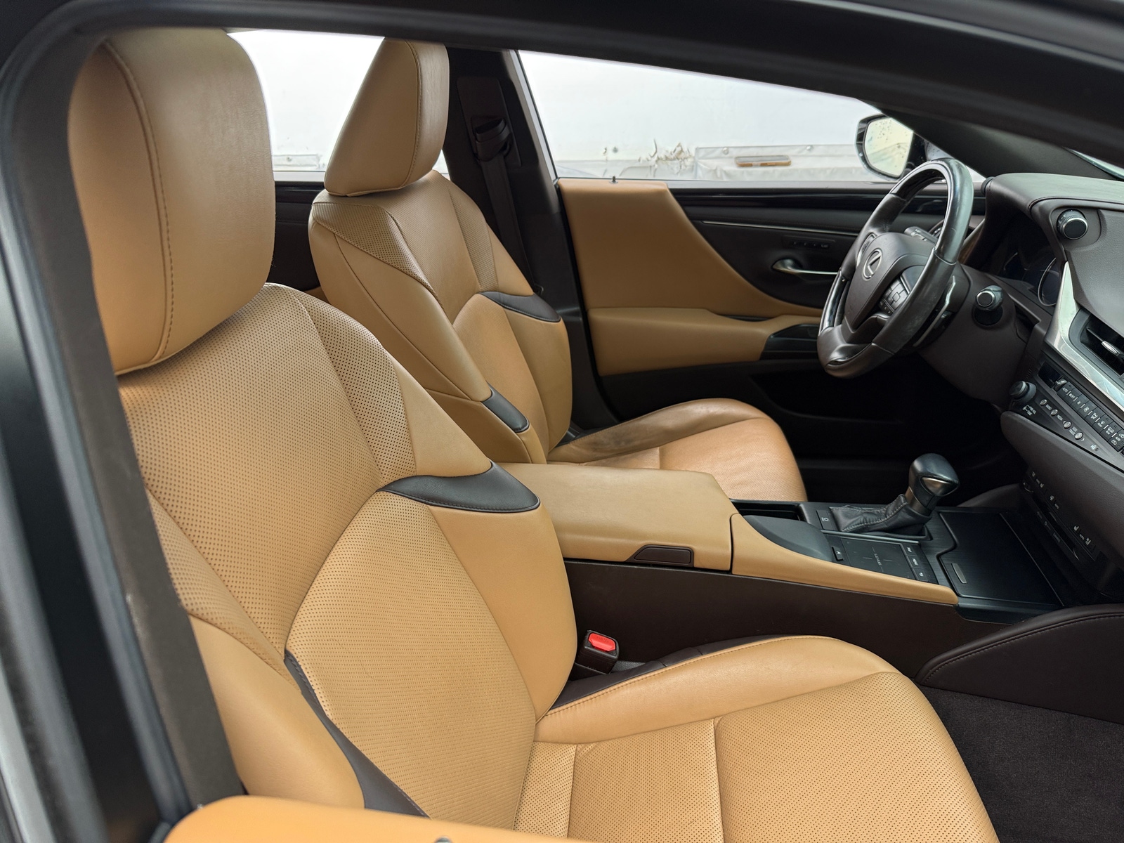 Thumbnail: 2019 Lexus ES - 2