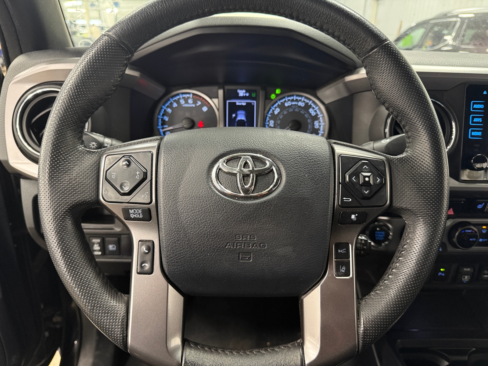 Thumbnail: 2018 Toyota Tacoma - 4