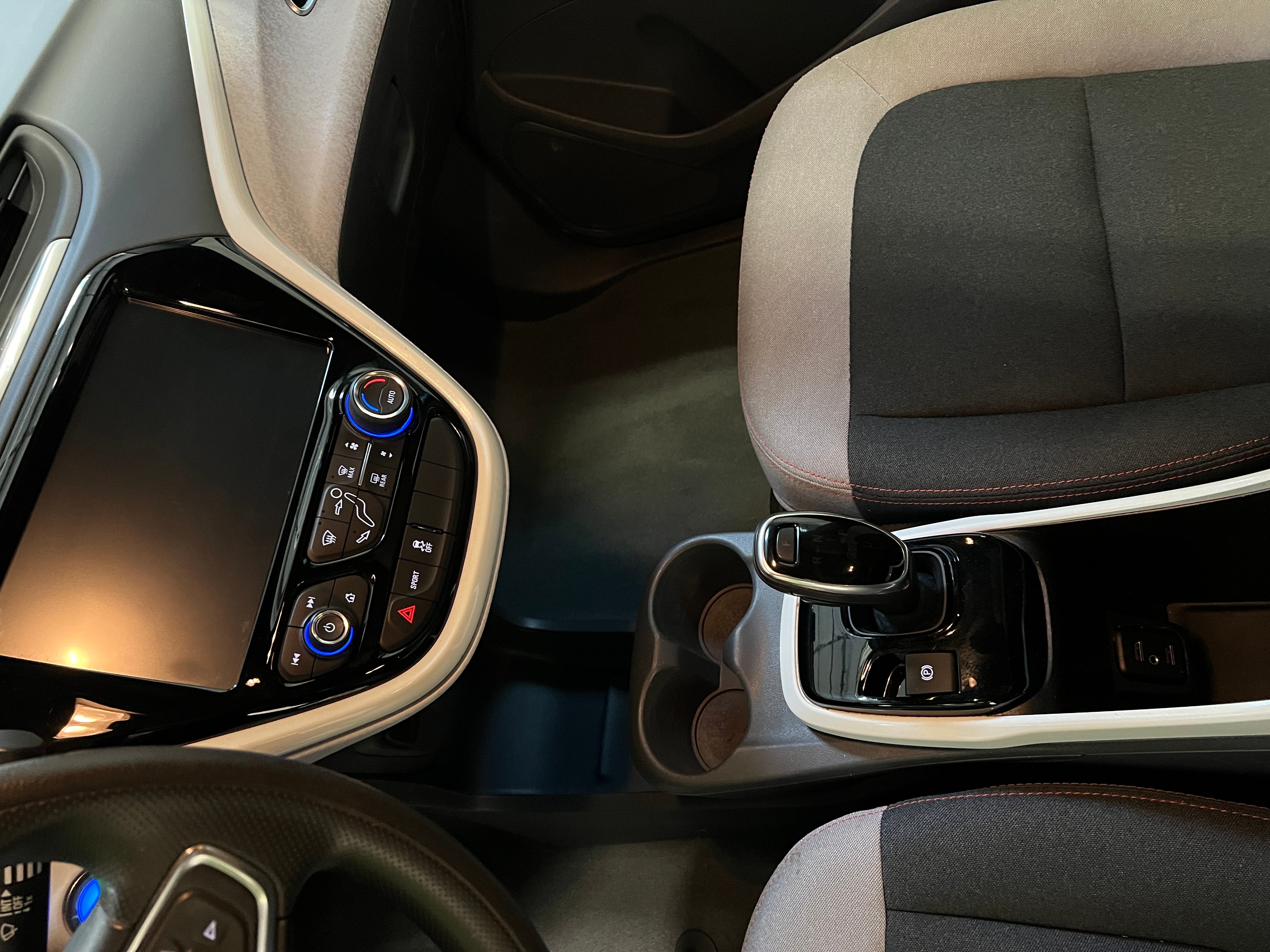 Used 2021 Chevrolet Bolt EV LT with VIN 1G1FY6S00M4107463 for sale in Oak Creek, WI