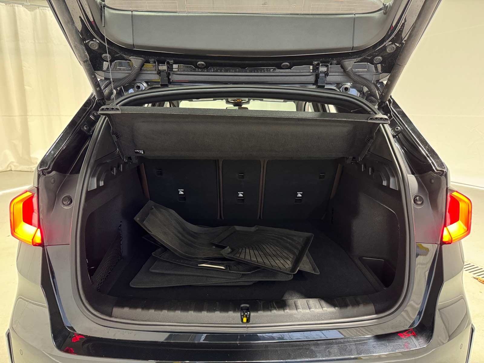 Thumbnail: 2025 BMW X1 - 6