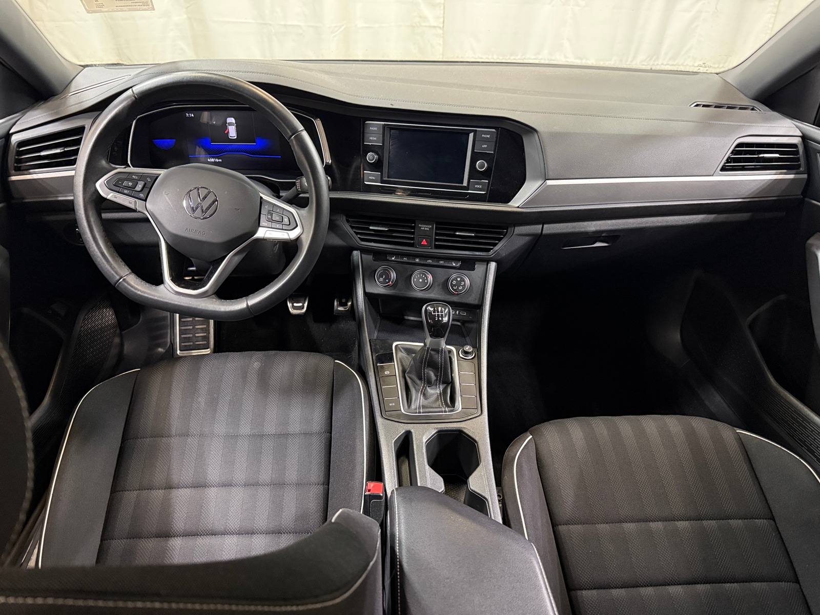 Thumbnail: 2024 Volkswagen Jetta - 3