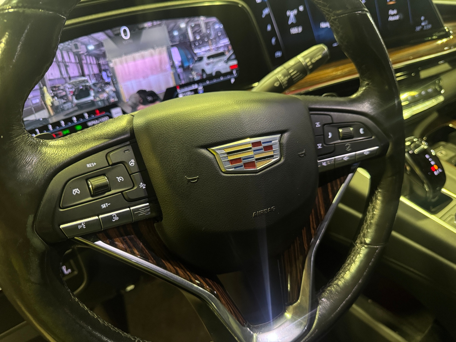 Thumbnail: 2022 Cadillac Escalade - 4