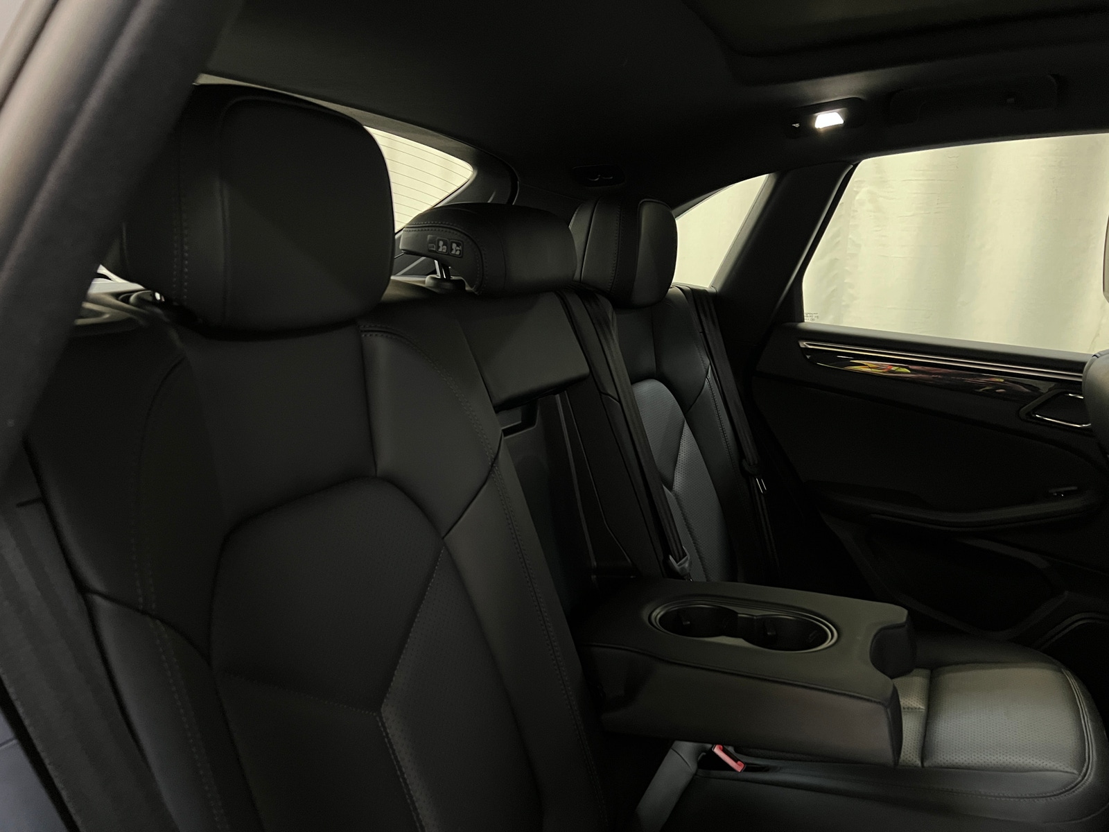 Thumbnail: 2020 Porsche Macan - 5