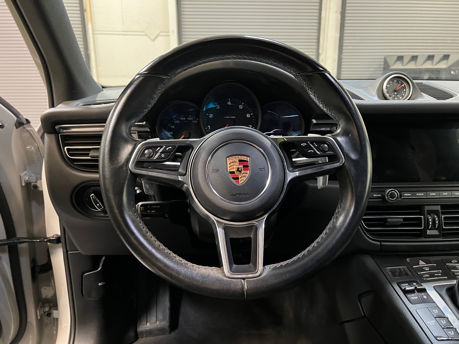 Thumbnail: 2020 Porsche Macan - 4