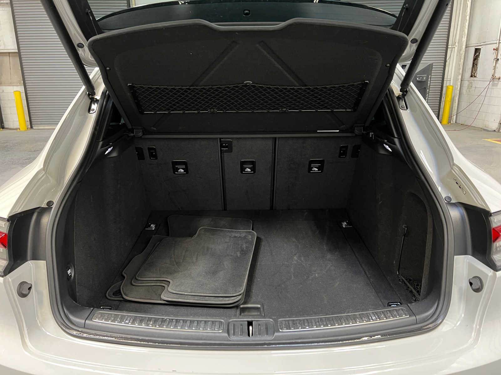 Thumbnail: 2020 Porsche Macan - 6