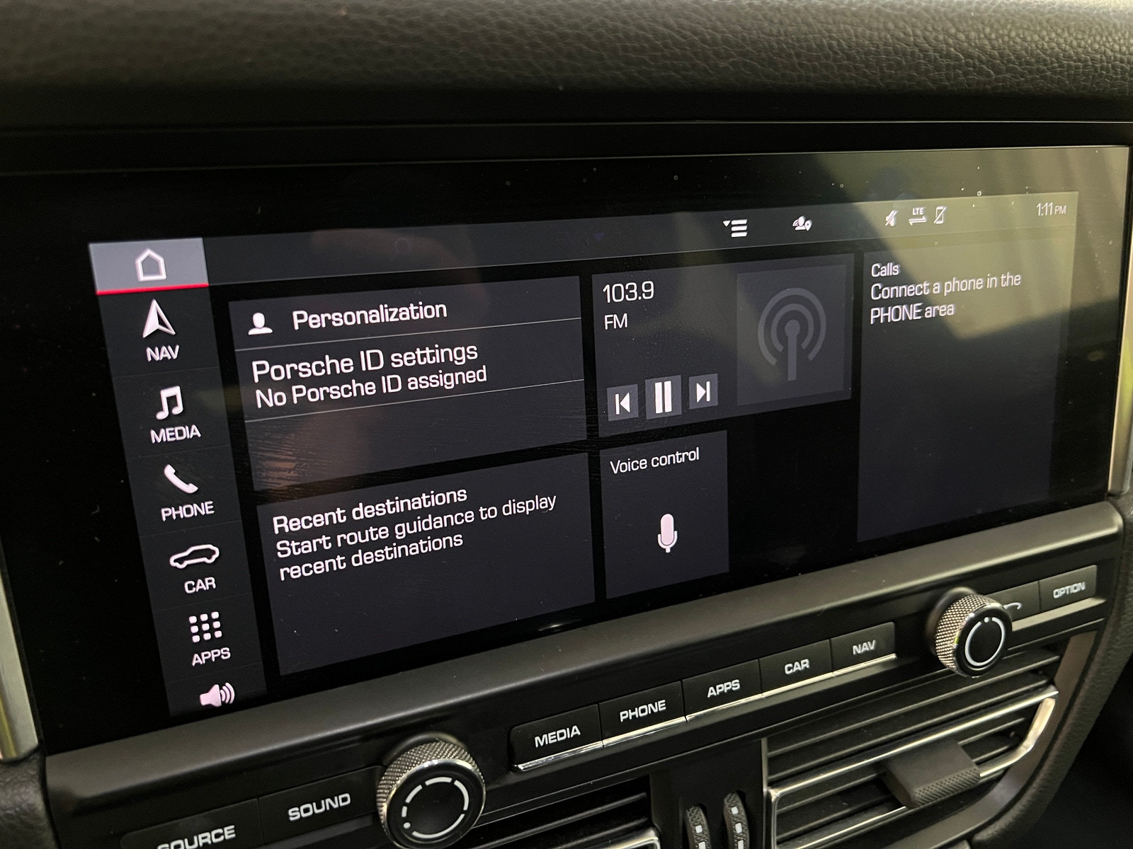 Thumbnail: 2020 Porsche Macan - 3