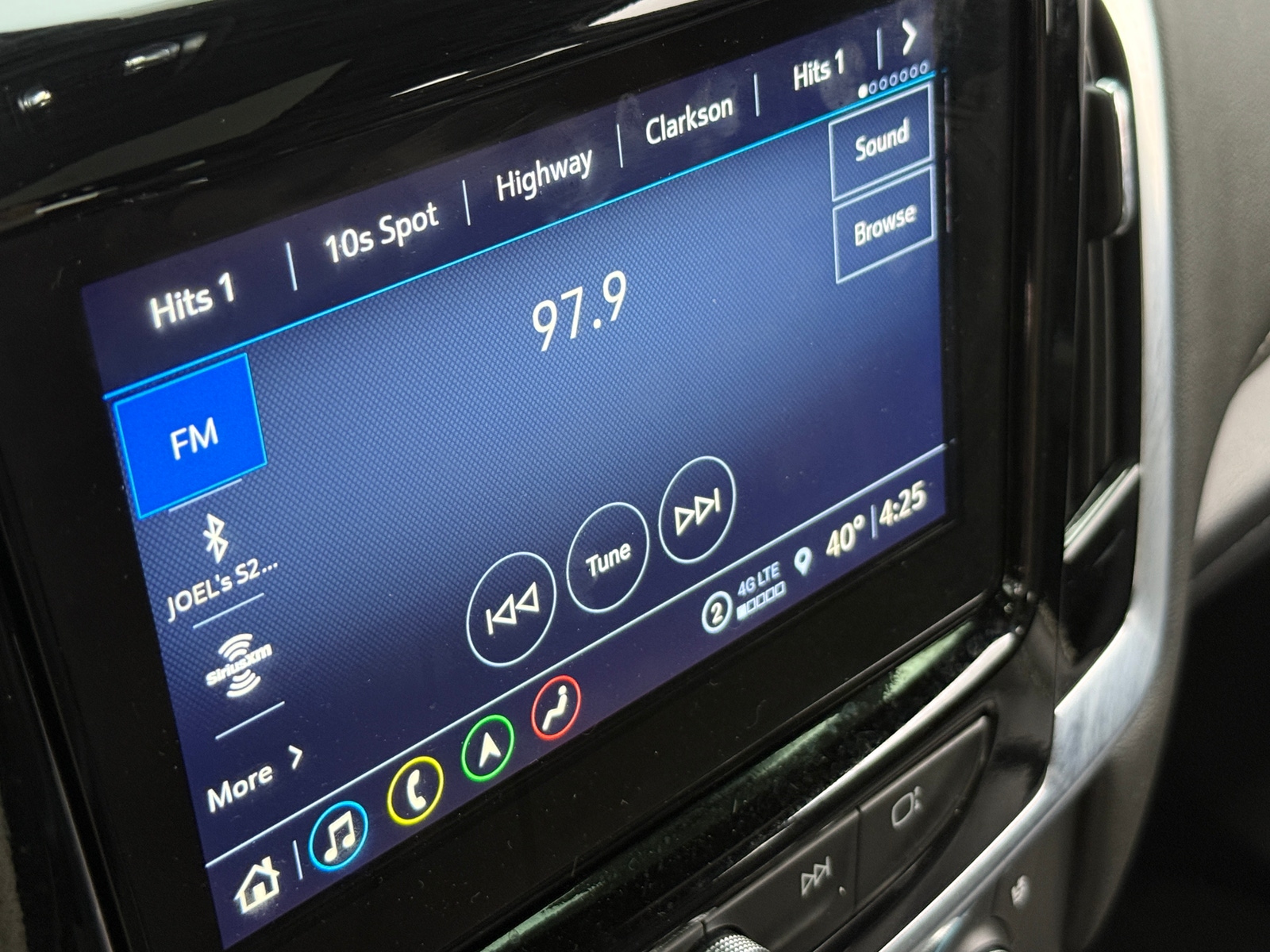 Thumbnail: 2023 Chevrolet Traverse - 3