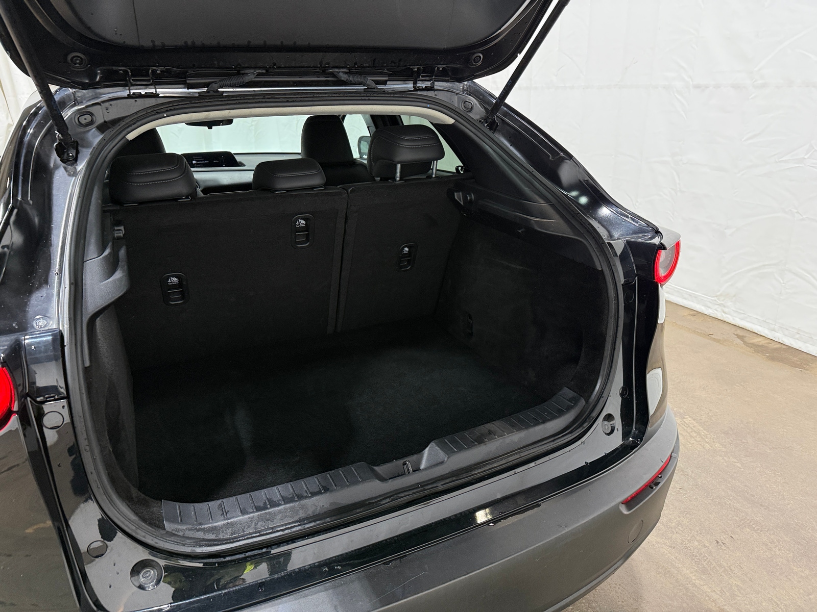 Thumbnail: 2024 Mazda CX-30 - 6