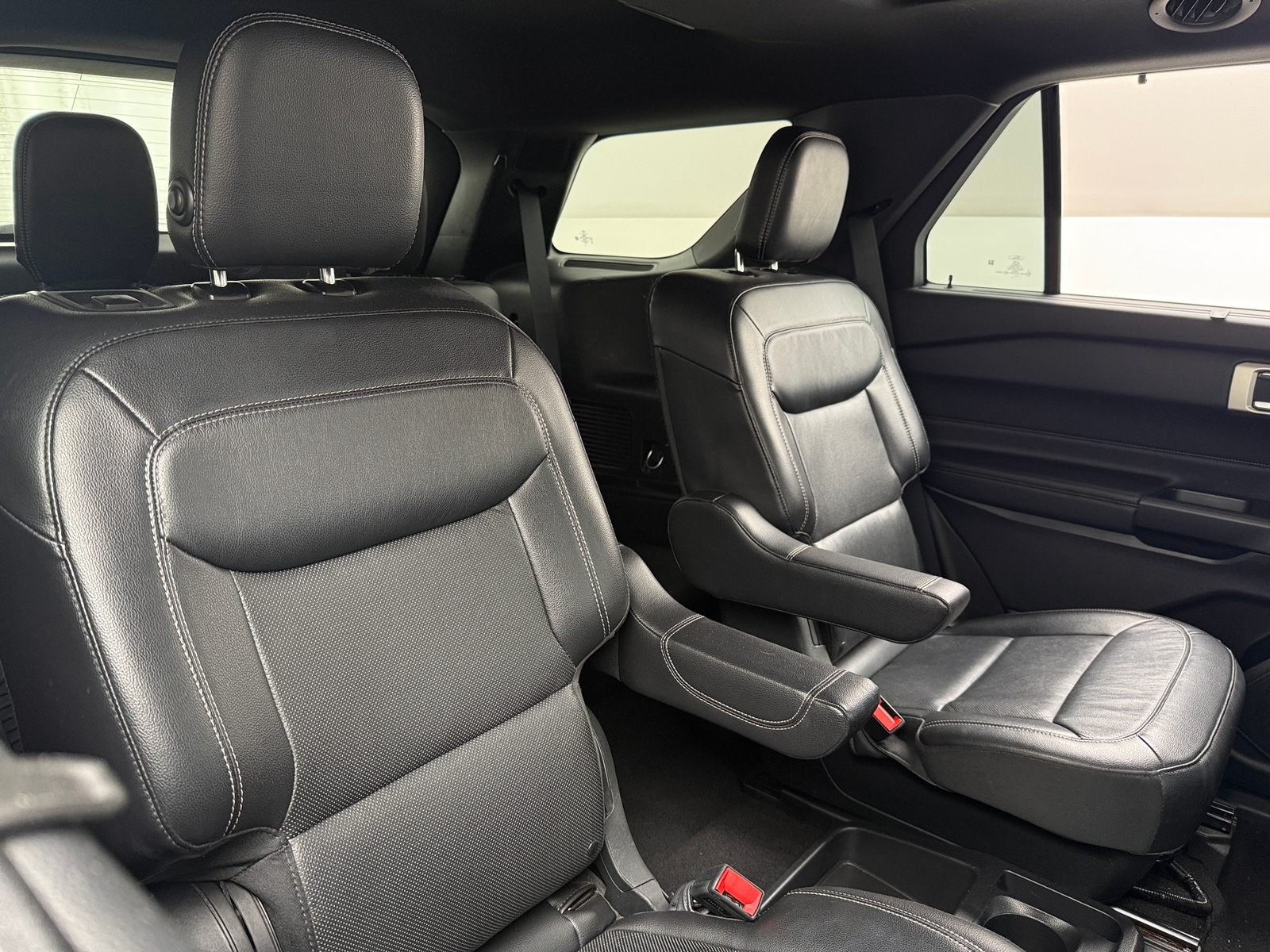 Thumbnail: 2020 Ford Explorer - 5