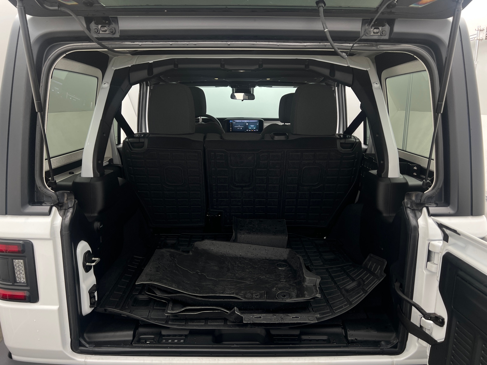 Thumbnail: 2024 Jeep Wrangler - 7