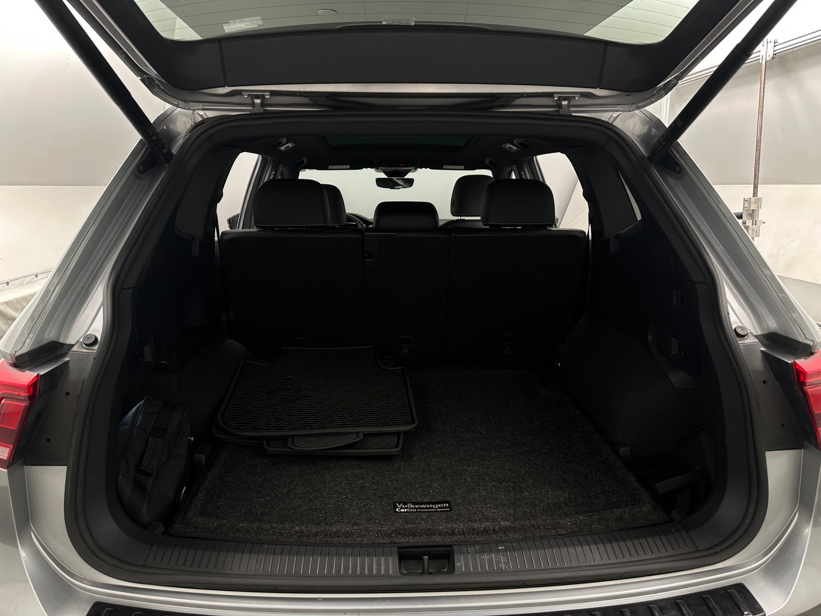 Thumbnail: 2022 Volkswagen Tiguan - 6