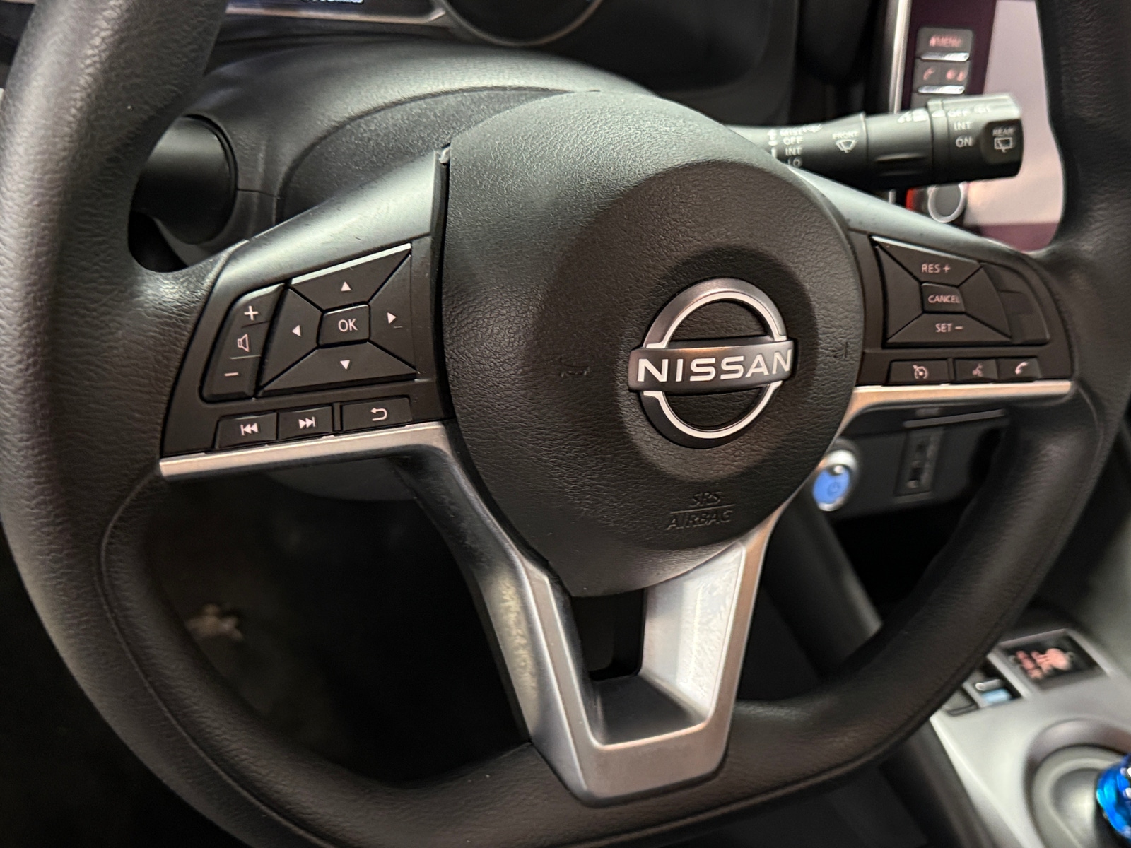 Thumbnail: 2025 Nissan Leaf - 5