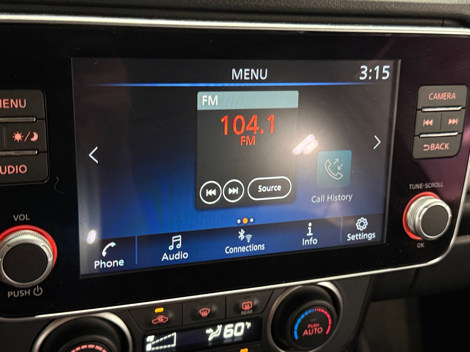 Thumbnail: 2025 Nissan Leaf - 4