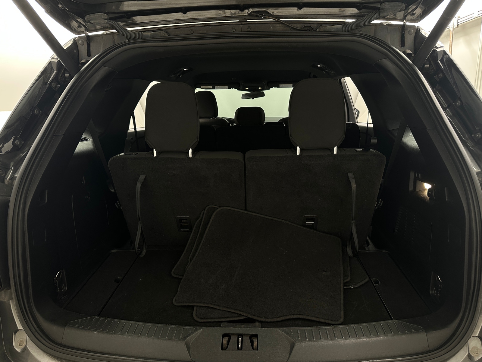 Thumbnail: 2020 Ford Explorer - 7