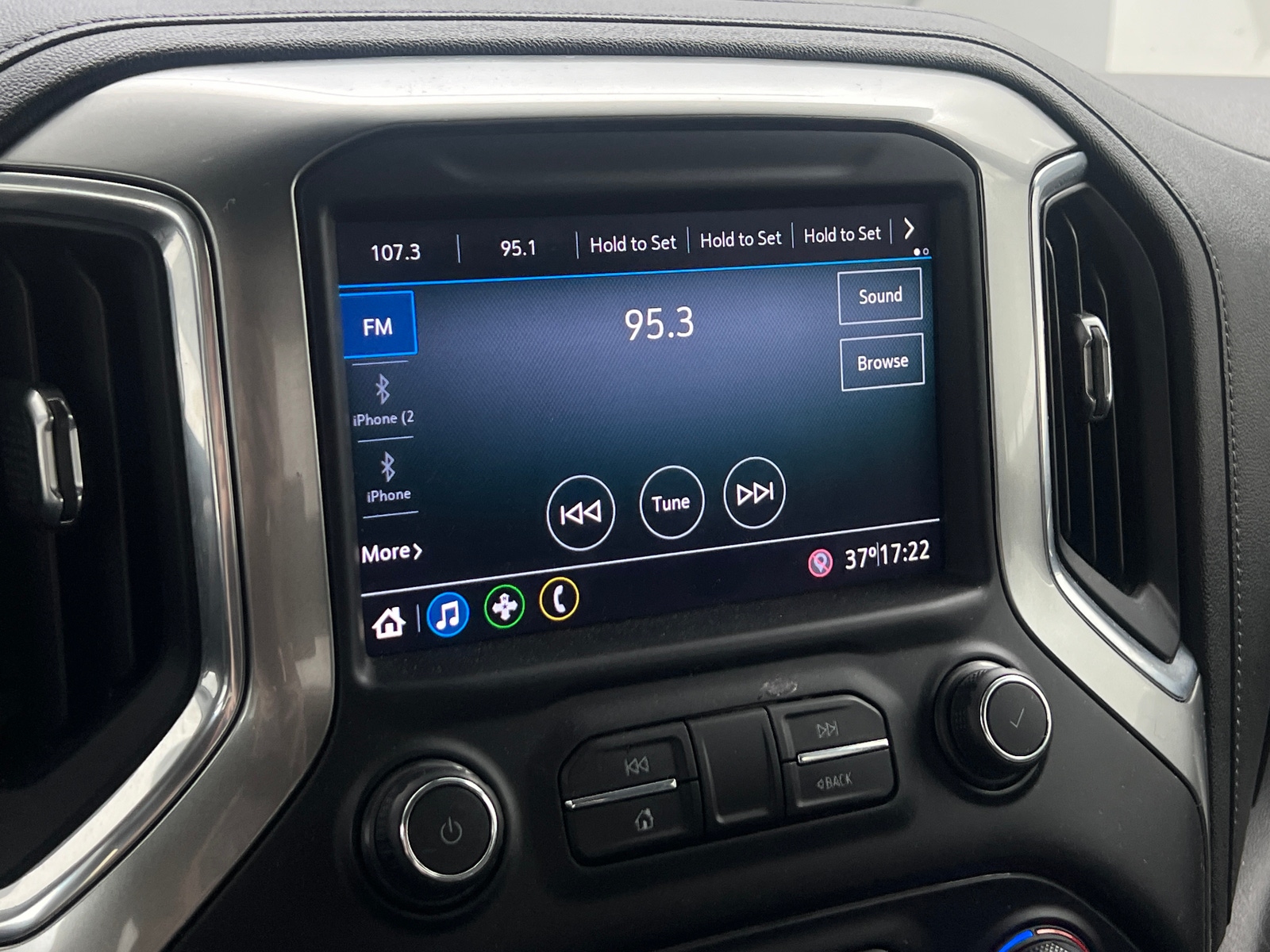 Thumbnail: 2021 Chevrolet Silverado 1500 - 4