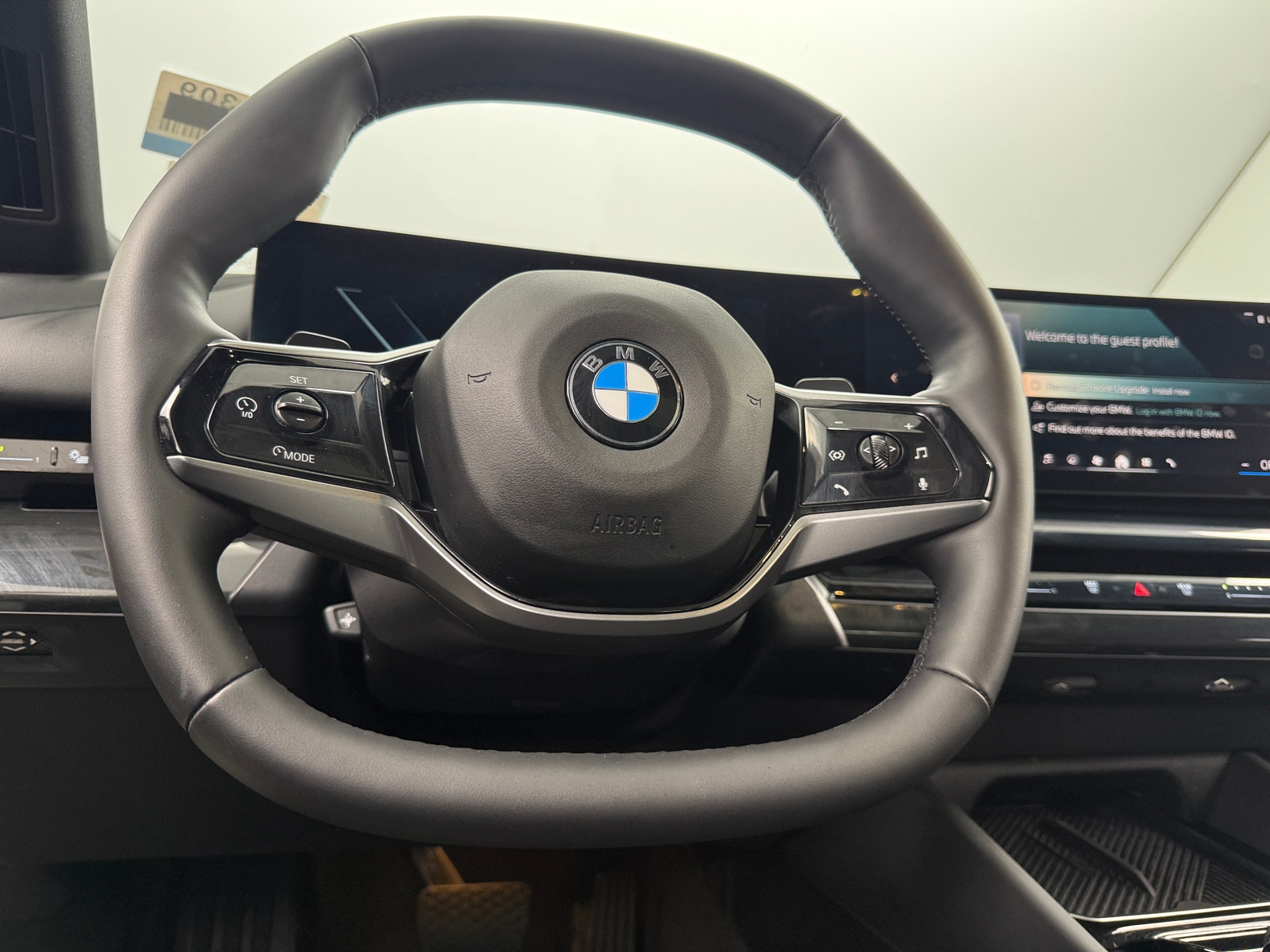 Thumbnail: 2025 BMW 5 Series - 4