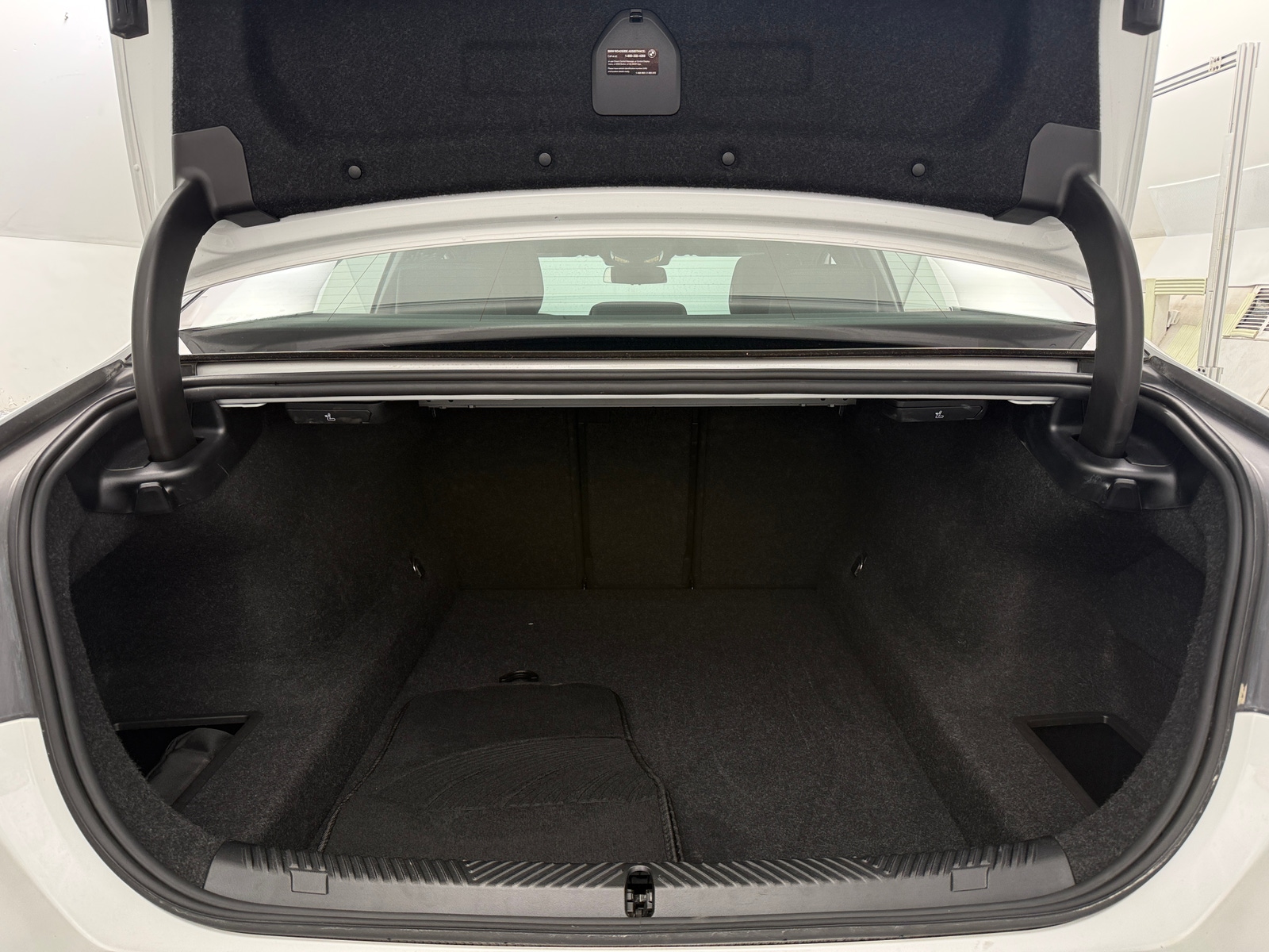 Thumbnail: 2025 BMW 5 Series - 6