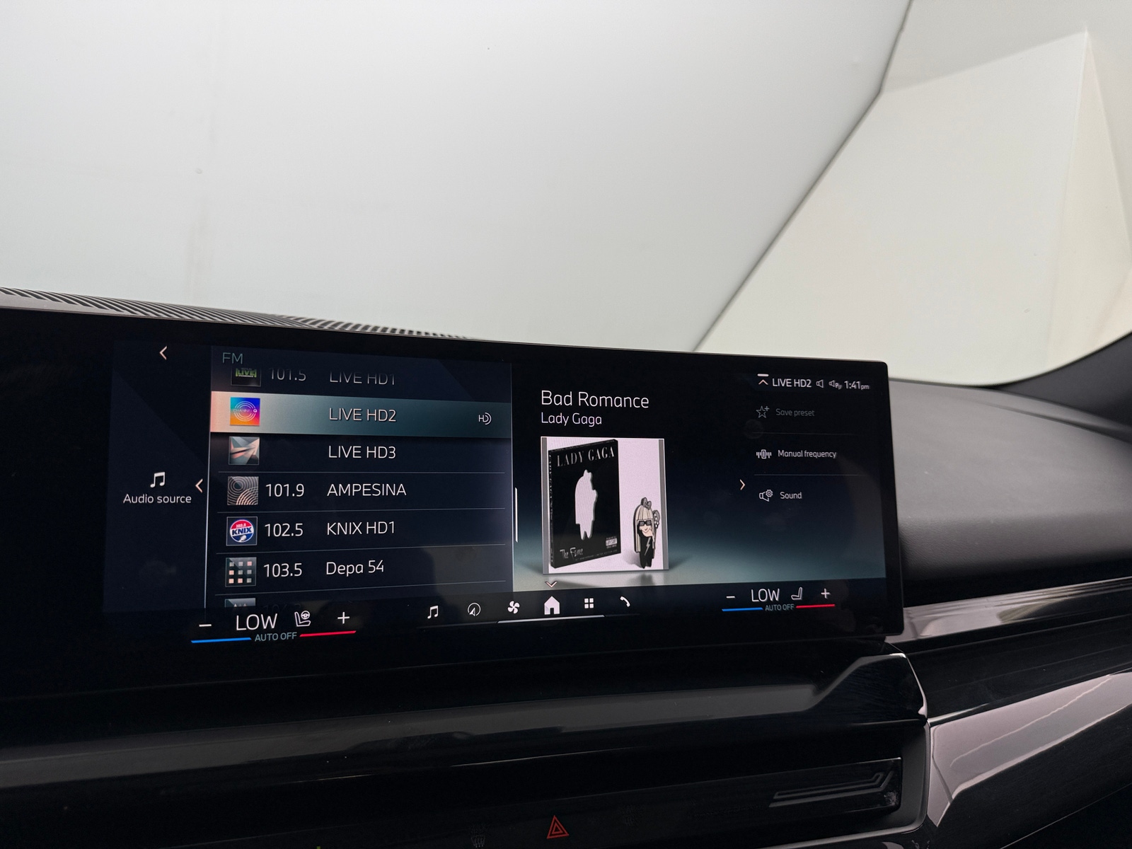 Thumbnail: 2025 BMW 5 Series - 3