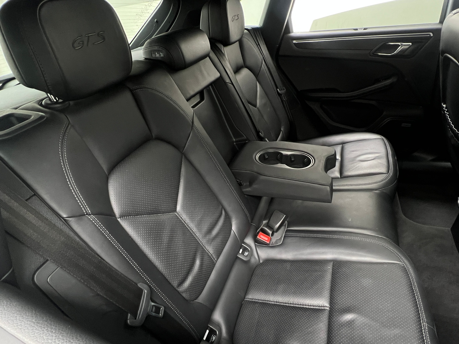 Thumbnail: 2017 Porsche Macan - 5