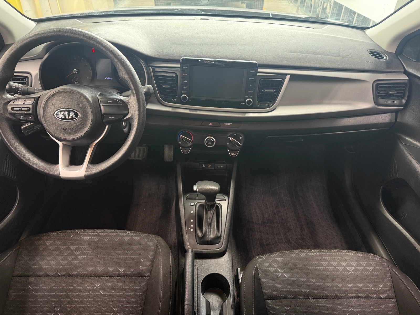 Thumbnail: 2020 Kia Rio - 3