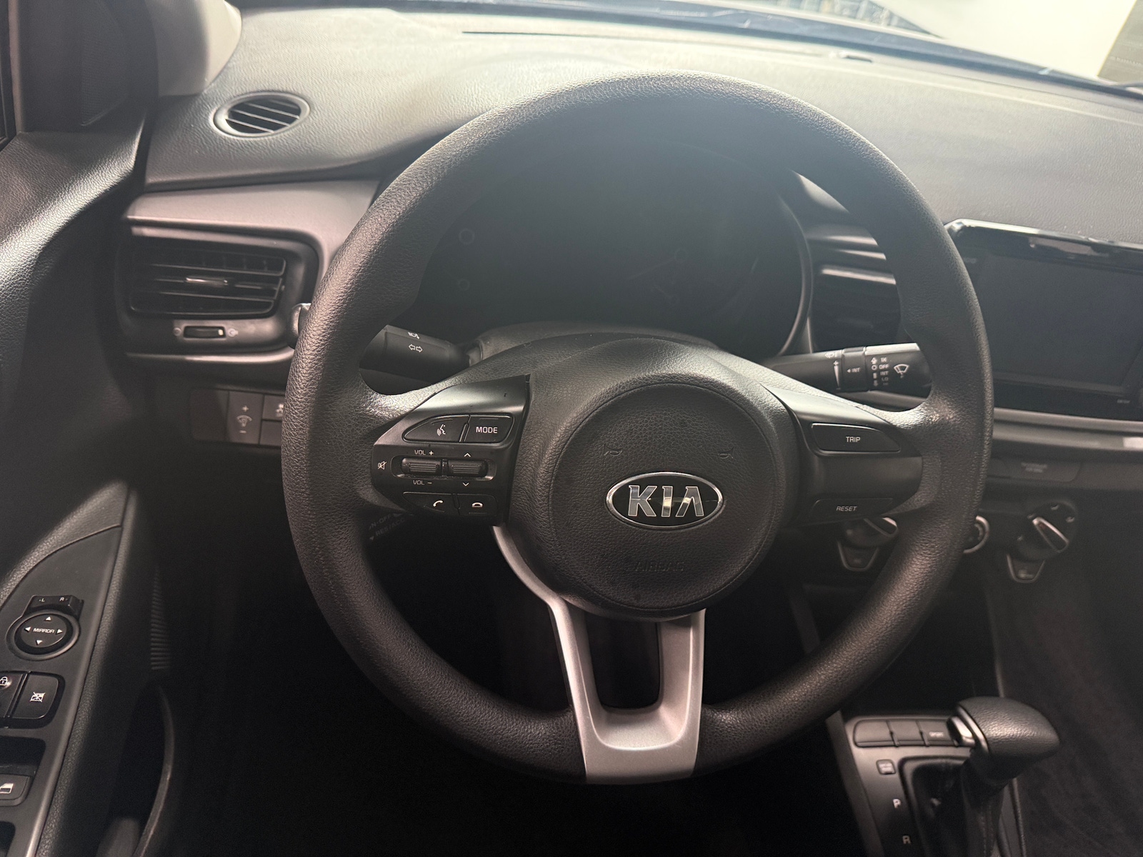 Thumbnail: 2020 Kia Rio - 5