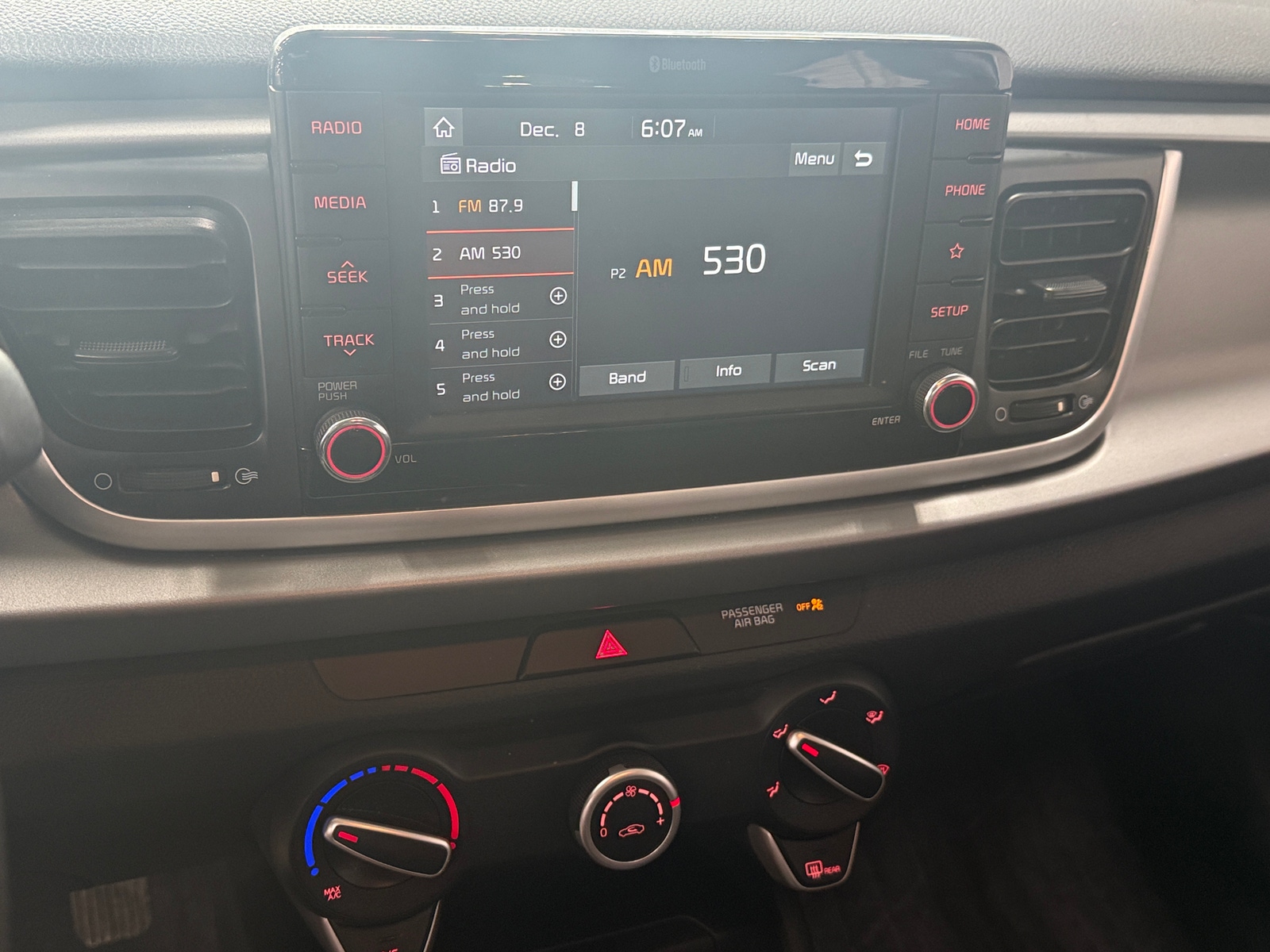 Thumbnail: 2020 Kia Rio - 4