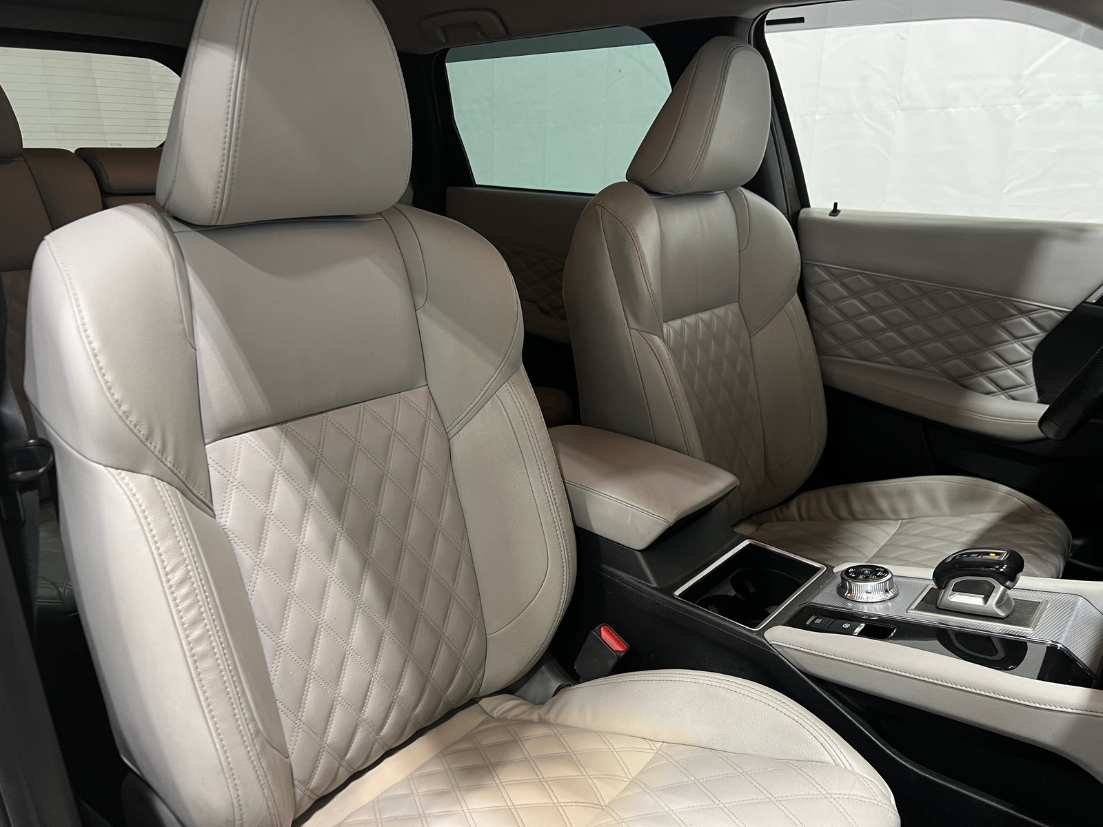 Thumbnail: 2022 Mitsubishi Outlander - 2