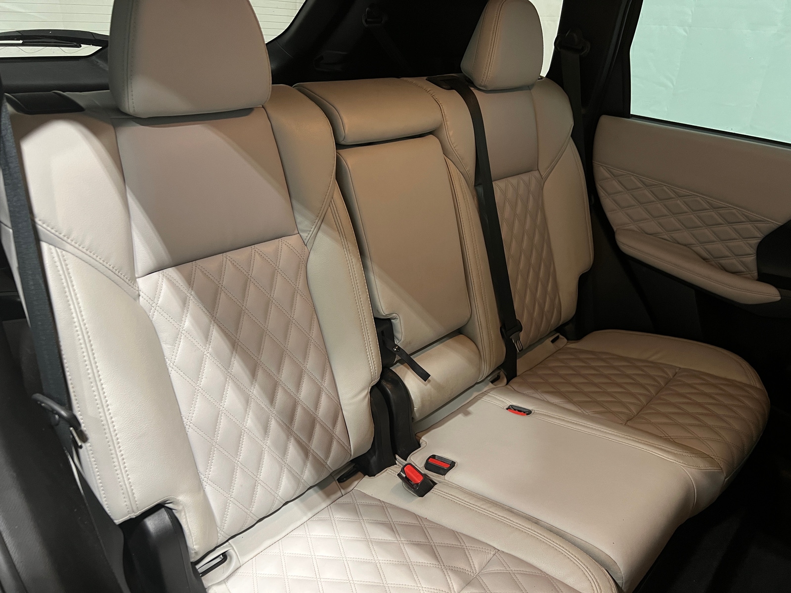 Thumbnail: 2022 Mitsubishi Outlander - 6