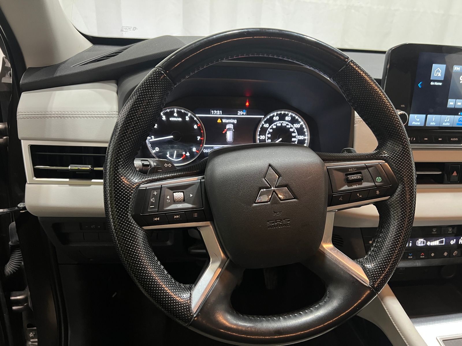 Thumbnail: 2022 Mitsubishi Outlander - 5