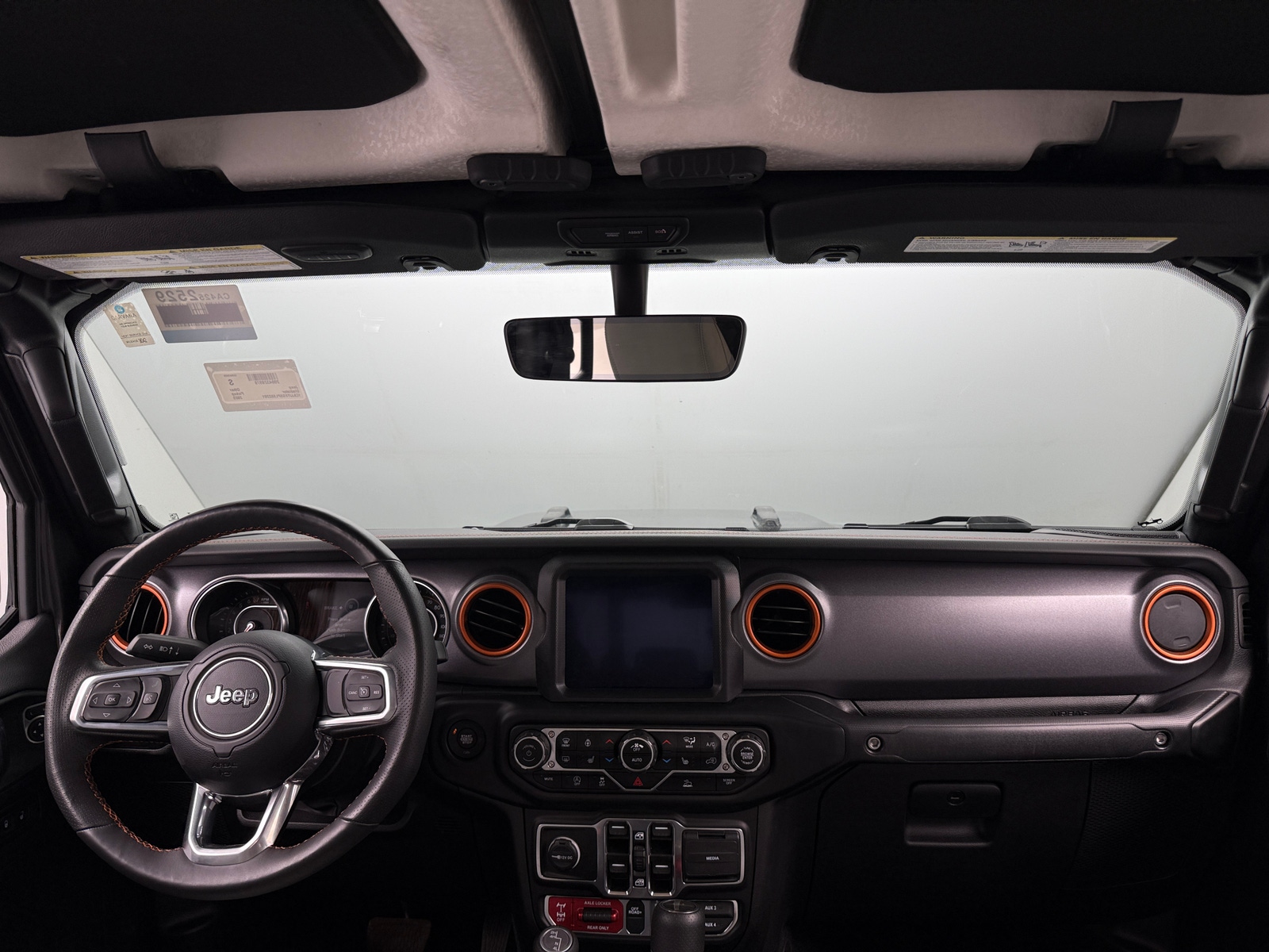 Thumbnail: 2023 Jeep Gladiator - 3