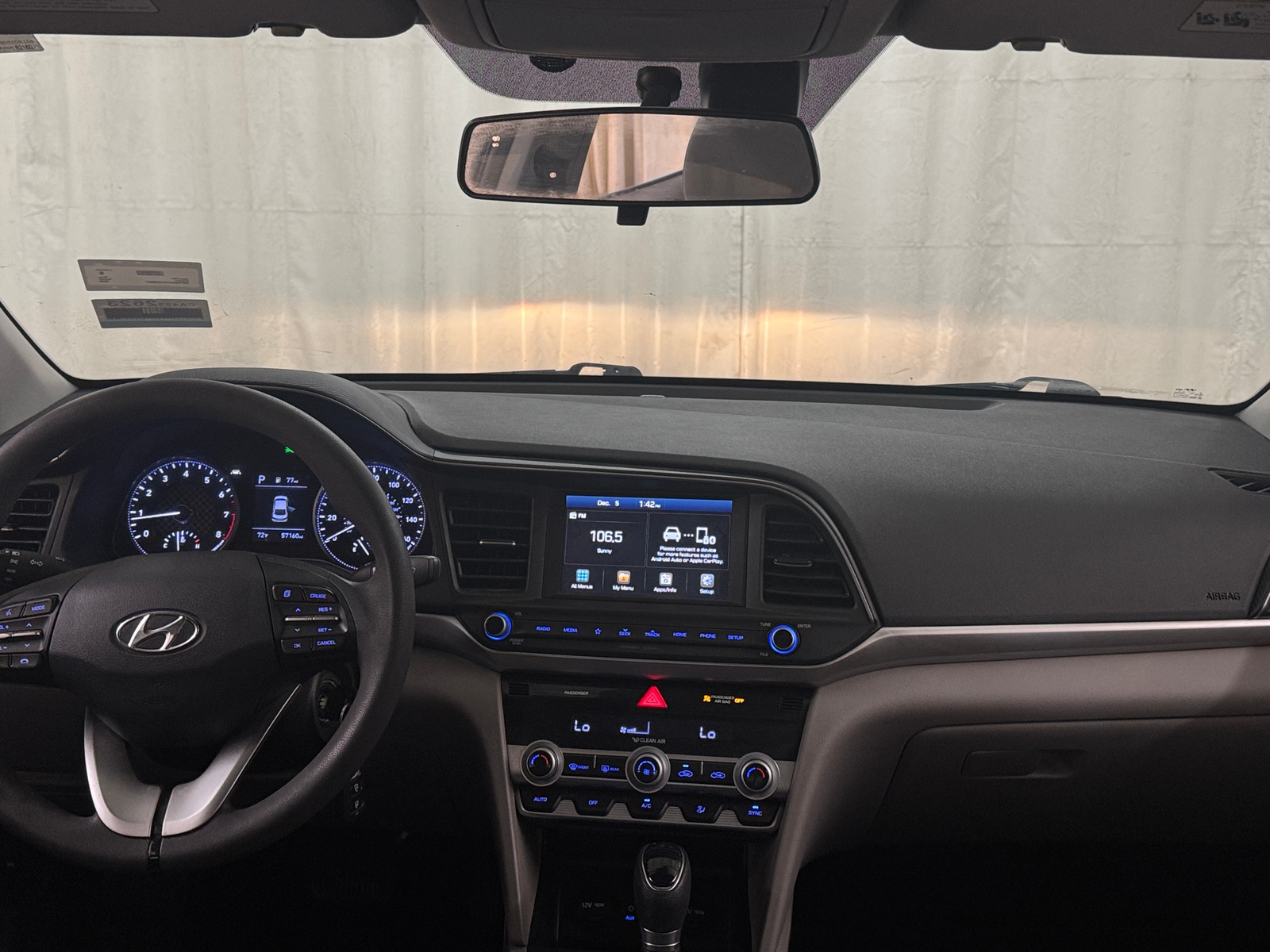 Thumbnail: 2020 Hyundai Elantra - 3