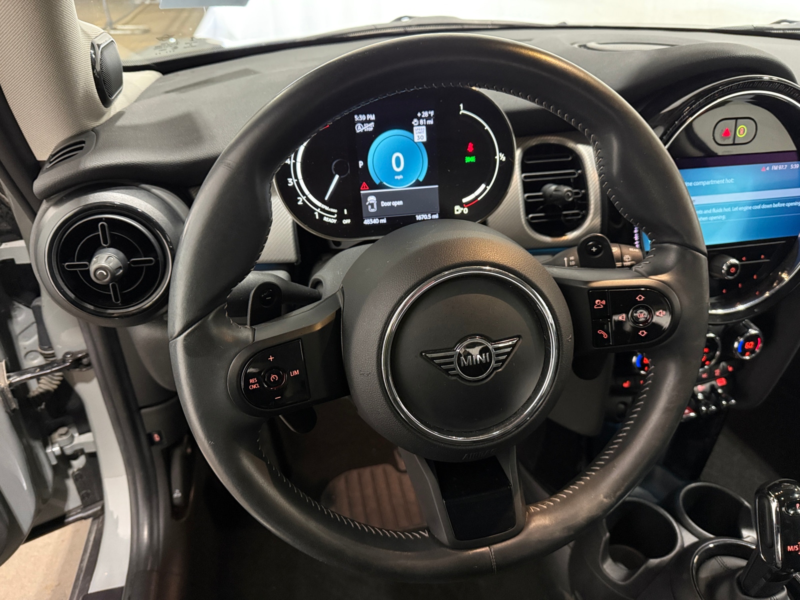 Thumbnail: 2022 MINI Cooper Hardtop - 4