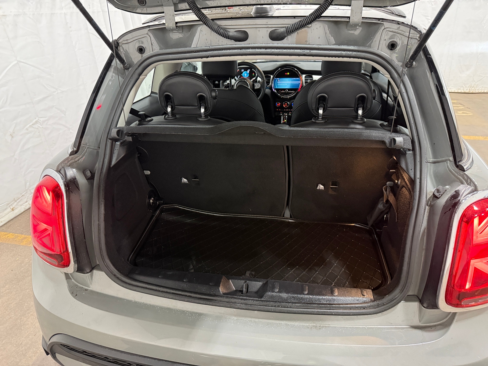 Thumbnail: 2022 MINI Cooper Hardtop - 6