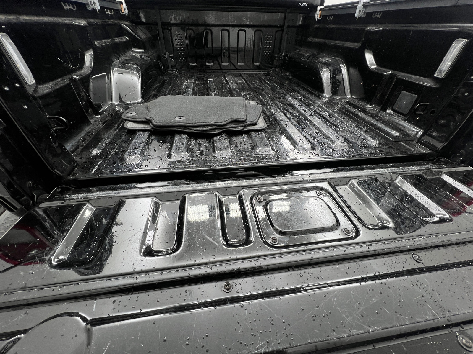 Thumbnail: 2023 Jeep Gladiator - 7