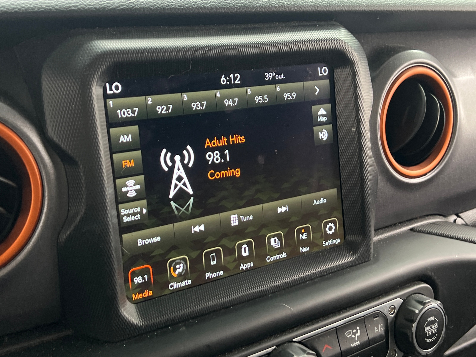 Thumbnail: 2023 Jeep Gladiator - 4