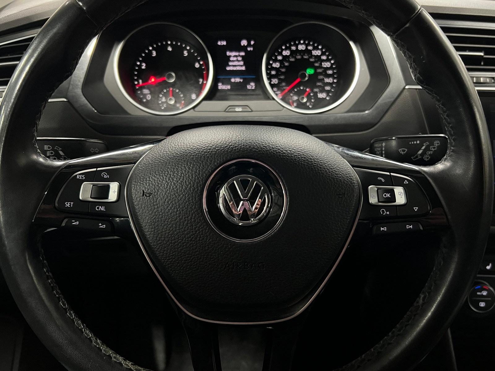 Thumbnail: 2018 Volkswagen Tiguan - 4