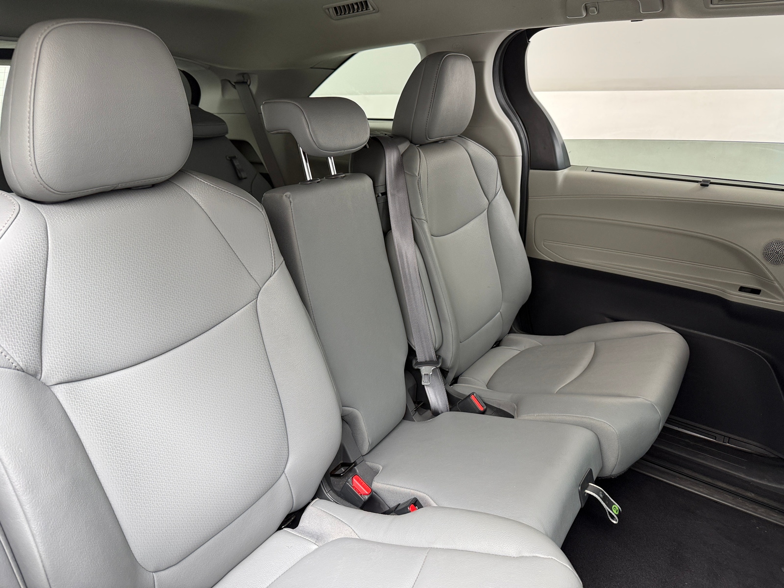 Thumbnail: 2024 Toyota Sienna - 5