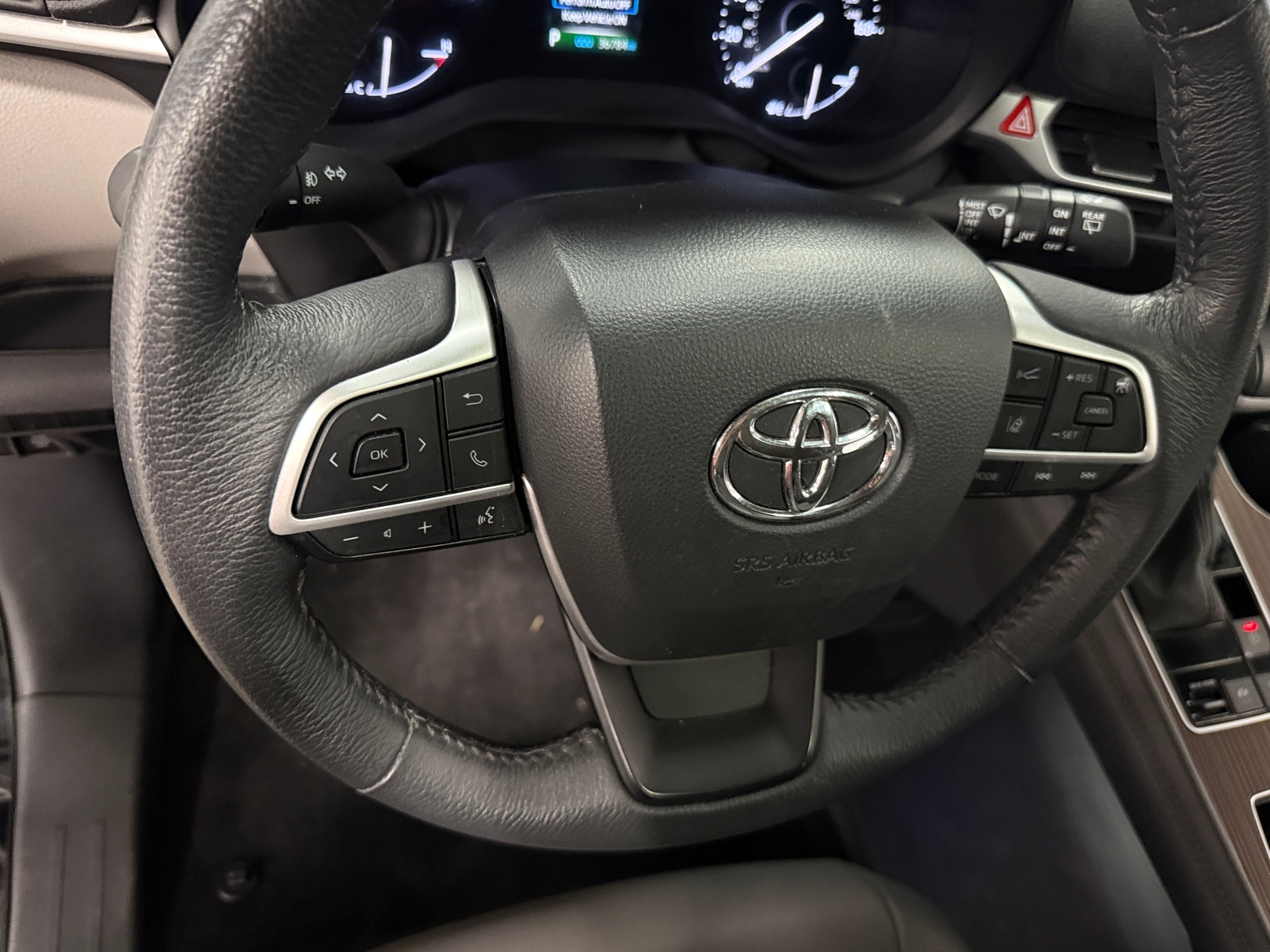 Thumbnail: 2024 Toyota Sienna - 4