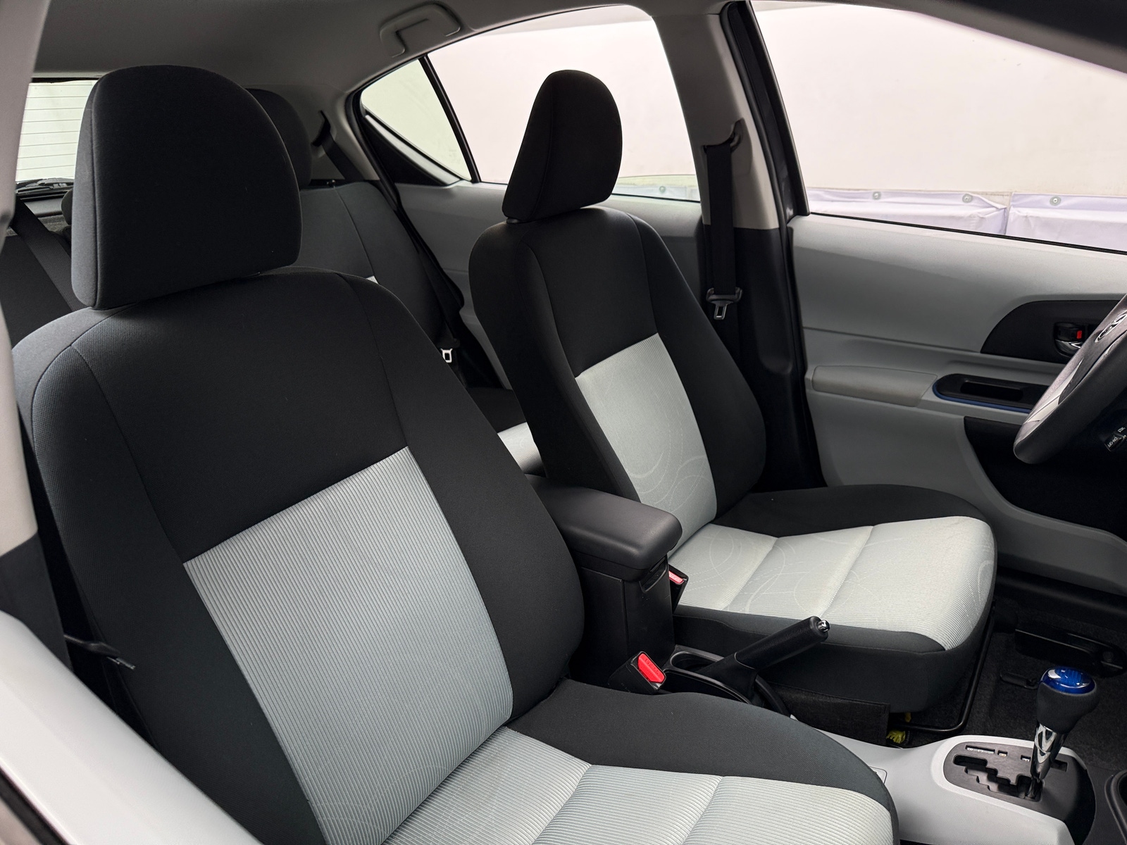 Thumbnail: 2013 Toyota Prius c - 2