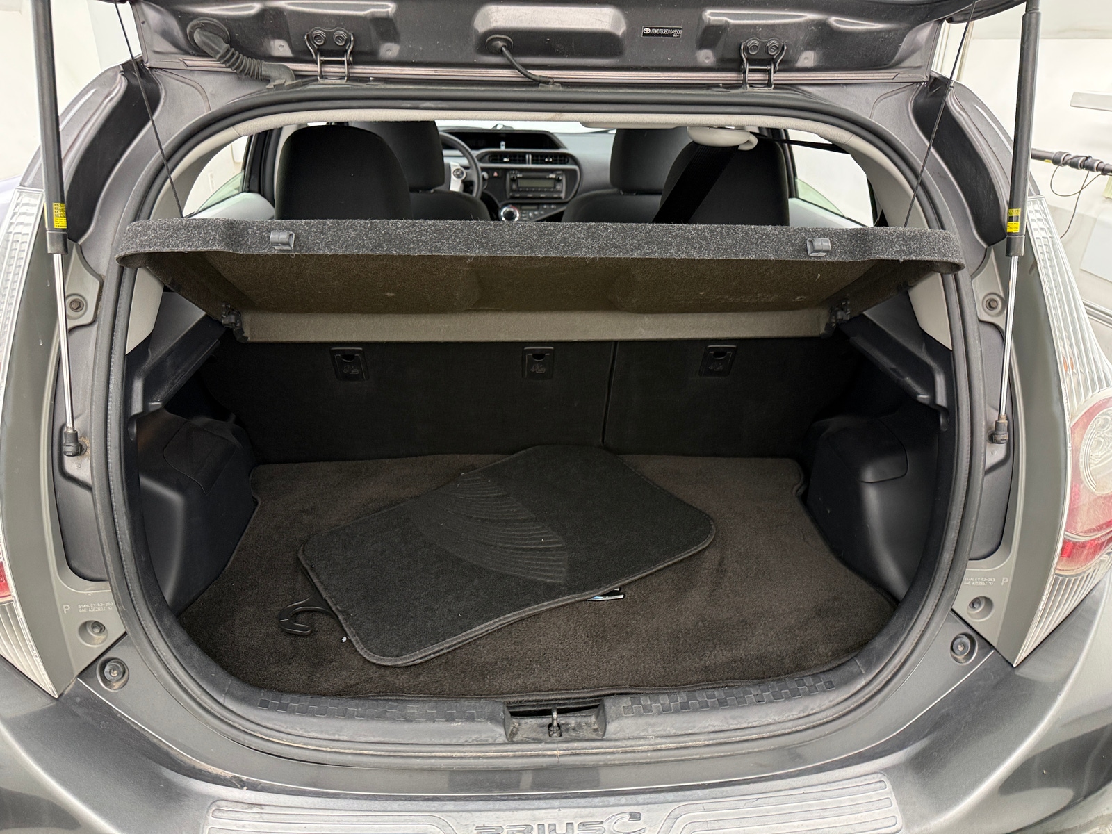 Thumbnail: 2013 Toyota Prius c - 7