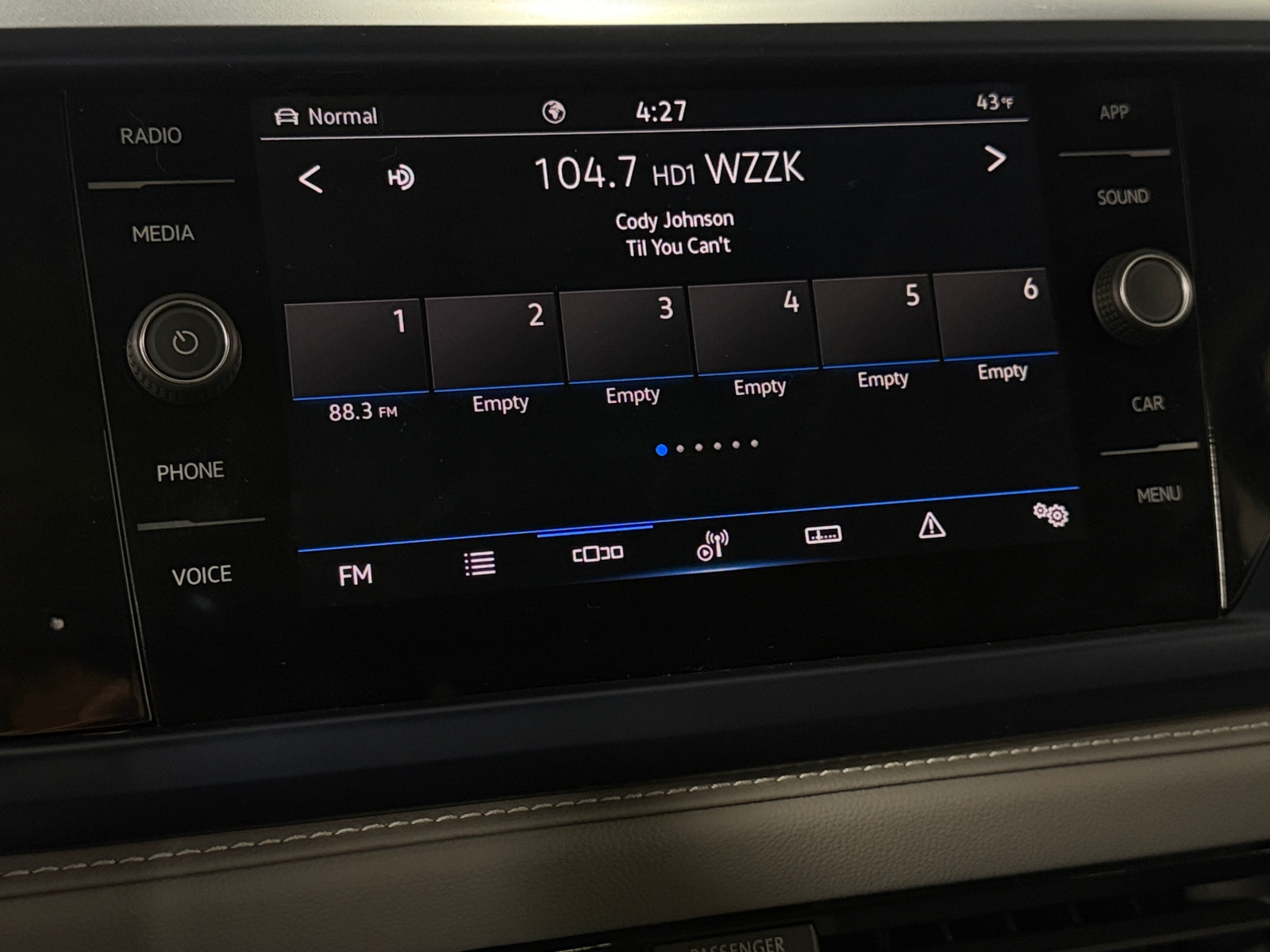 Thumbnail: 2024 Volkswagen Taos - 3